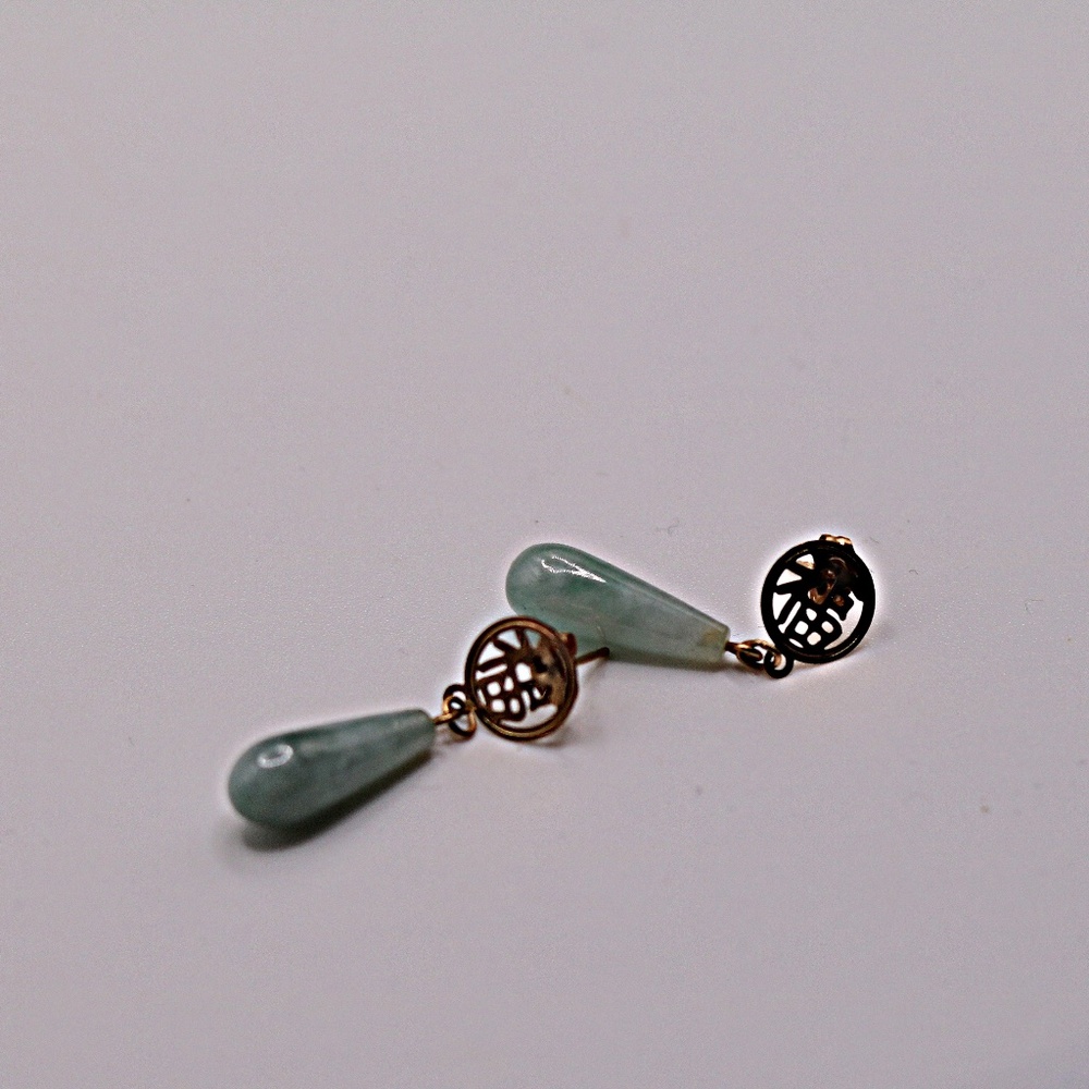 14k Gold Jade Dangle Earrings